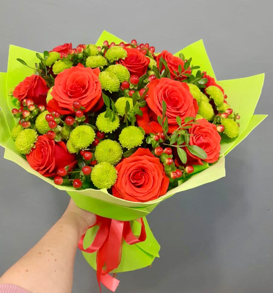 Букет цветов из: Хризантемы и Розы в Дивном