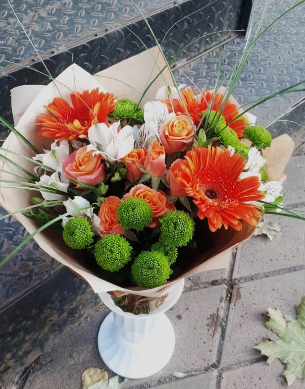 Букет цветов из: Герберы, Хризантемы, Альстромерии и Розы в Дивном