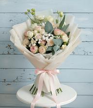 Букет цветов из:  Розы и Лизиантусы в Дивном