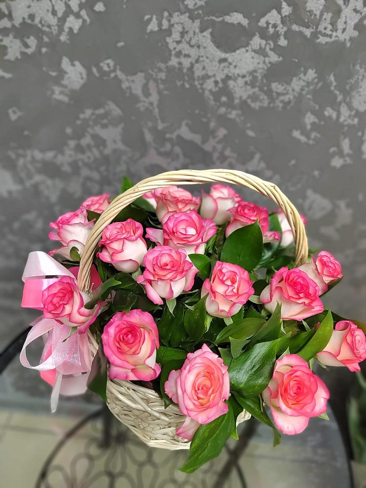 Цветочная композиция из Розы в корзине в Дивном