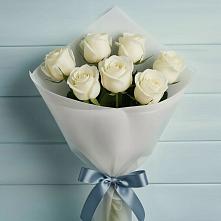 Букет 7 Белых роз Эдлесс Лав в Дивном