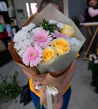 Букет цветов из:  Герберы, Розы и Хризантемы в Дивном