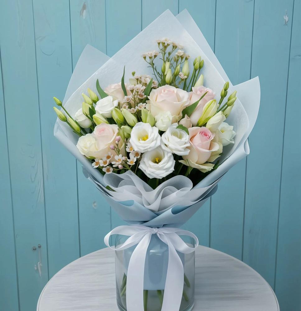 Букет цветов из: Розы и Лизиантусы в Дивном