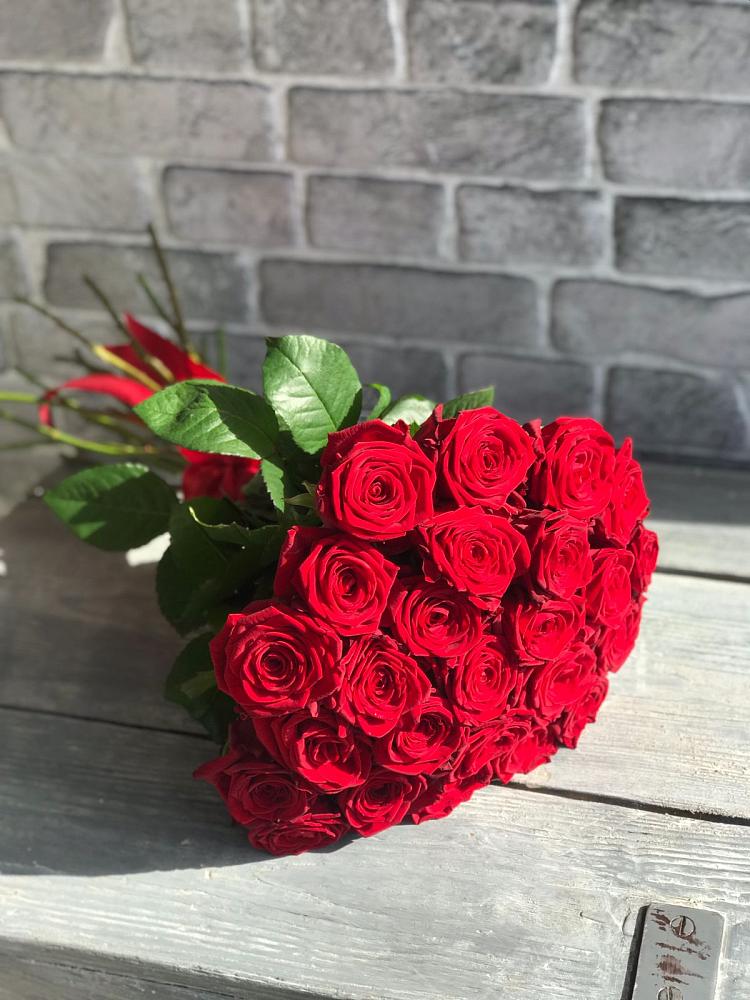 Букет Красные розы Фридом в Дивном