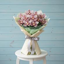 Букет цветов из:  Орхидеи и Розы в Дивном