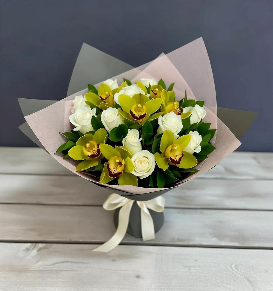 Букет цветов из: Орхидеи и Розы в Дивном