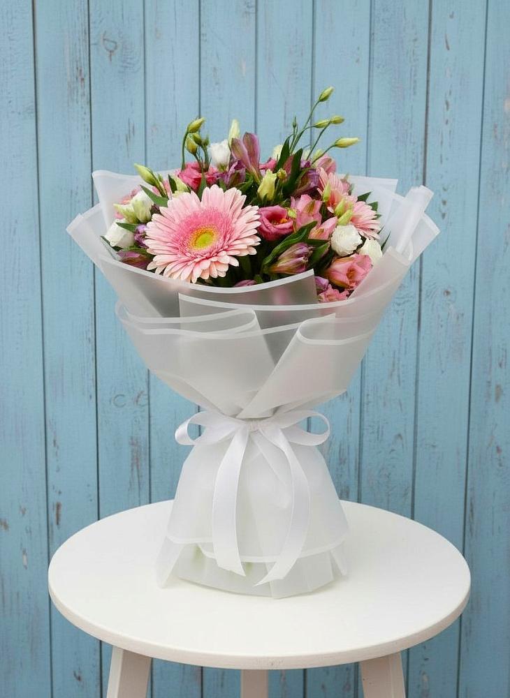 Букет цветов из: Герберы, Альстромерии и Лизиантусы в Дивном