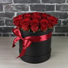 Цветочная композиция из Розы в шляпной коробке в Дивном