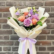 Букет цветов из:  Лизиантусы и Розы в Дивном