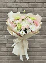 Букет цветов из:  Гвоздики, Розы, Лизиантусы и Хризантемы #REPLACE_PRED# Дивном