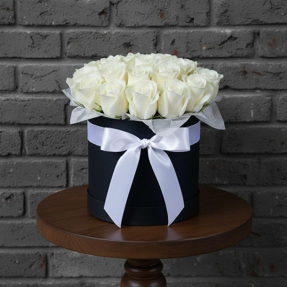 Цветочная композиция из Розы в шляпной коробке в Дивном