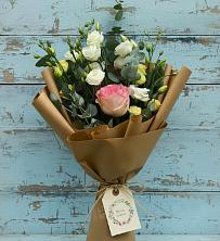 Букет цветов из:  Розы и Лизиантусы в Дивном