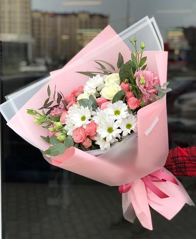 Букет цветов из: Розы, Лизиантусы и Хризантемы в Дивном